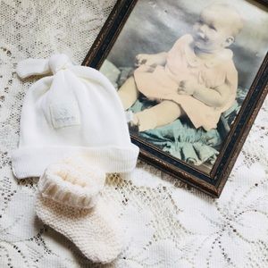 Newborn Hat and Booties